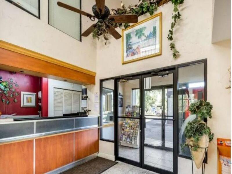 Econo Lodge Palm Harbor - Clearwater Luaran gambar